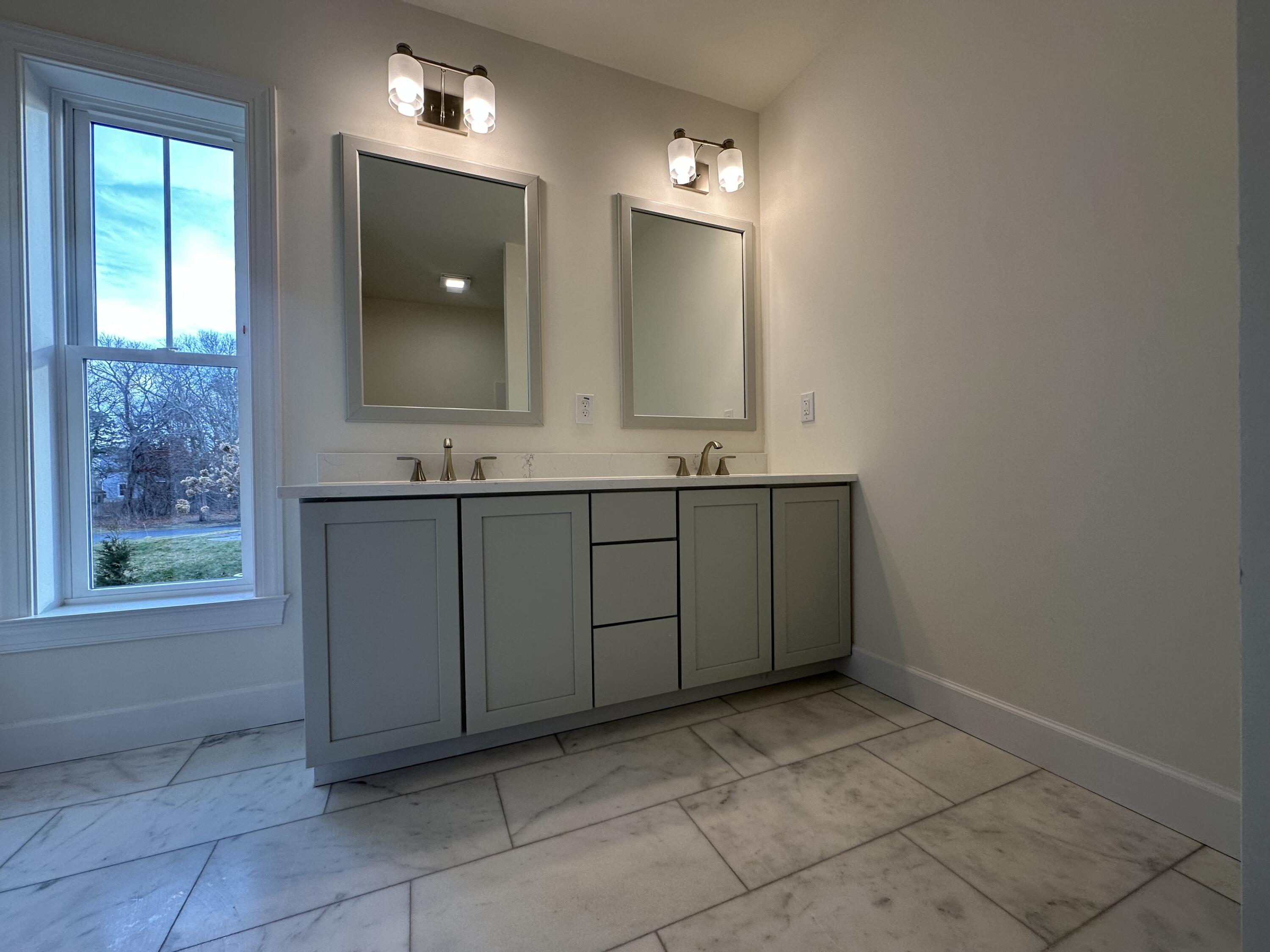 29 Parkers Neck Road Yarmouth MA 02664