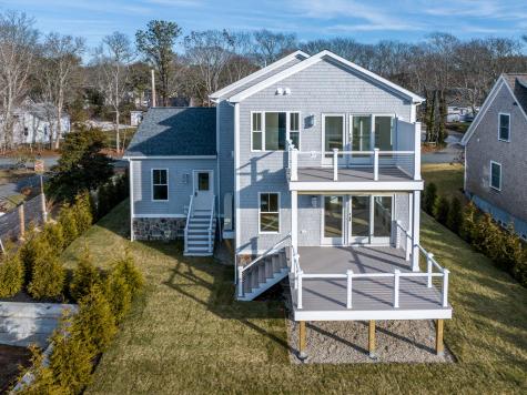 29 Parkers Neck Road Yarmouth MA 02664