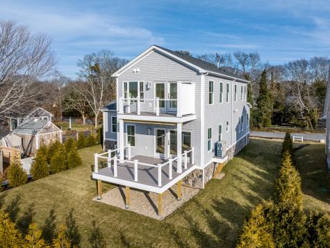 29 Parkers Neck Road Yarmouth MA 02664