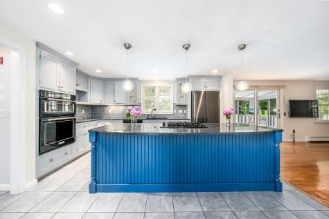 11 Barnes Lane West Yarmouth MA 02673