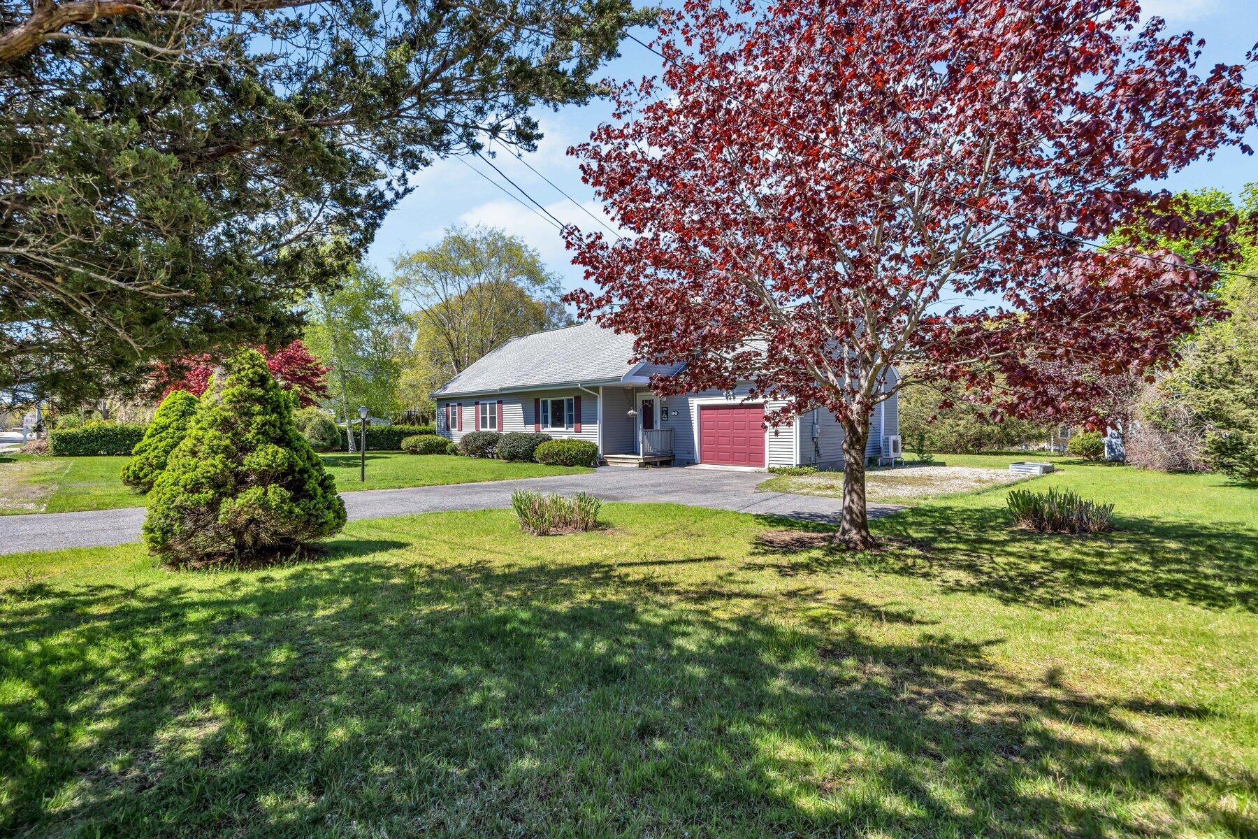 33 Thatchers Lane Falmouth MA 02536