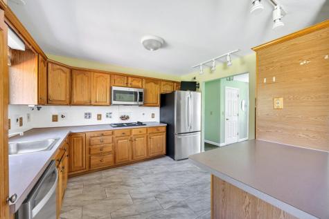 33 Thatchers Lane Falmouth MA 02536