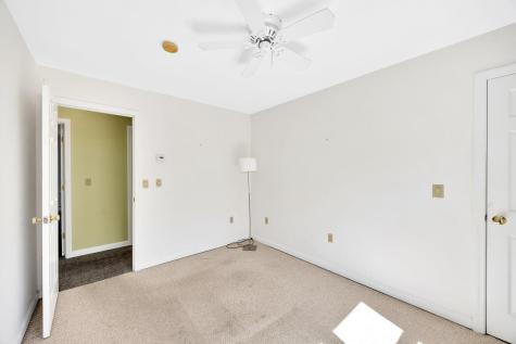 33 Thatchers Lane Falmouth MA 02536