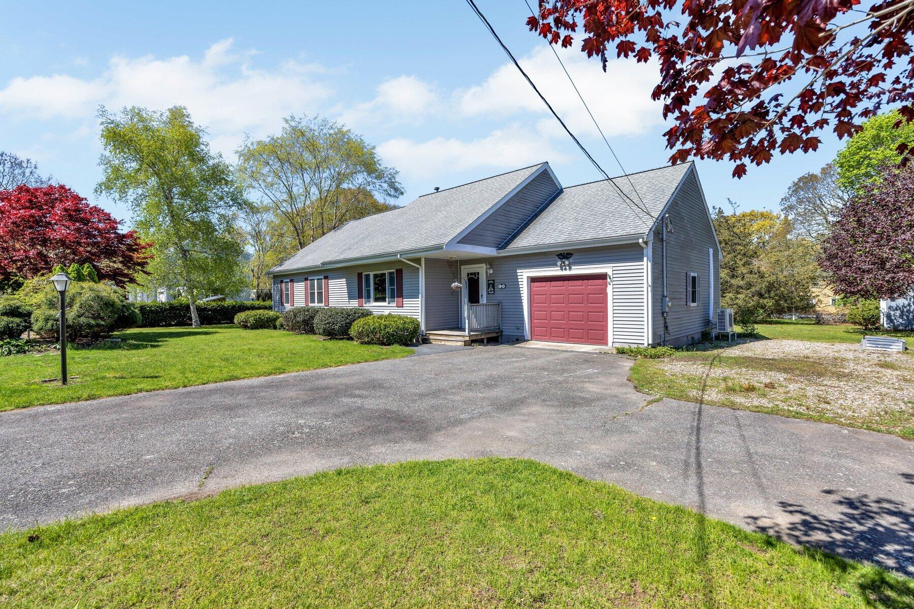 33 Thatchers Lane Falmouth MA 02536