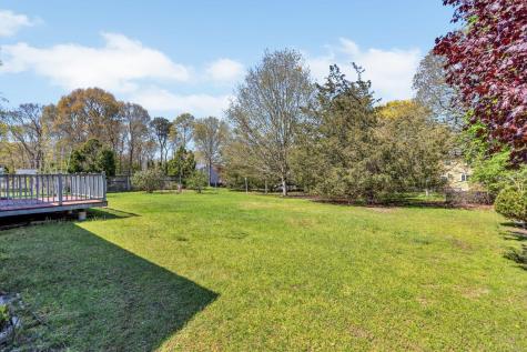 33 Thatchers Lane Falmouth MA 02536