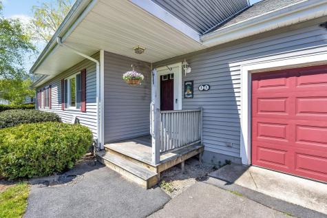 33 Thatchers Lane Falmouth MA 02536
