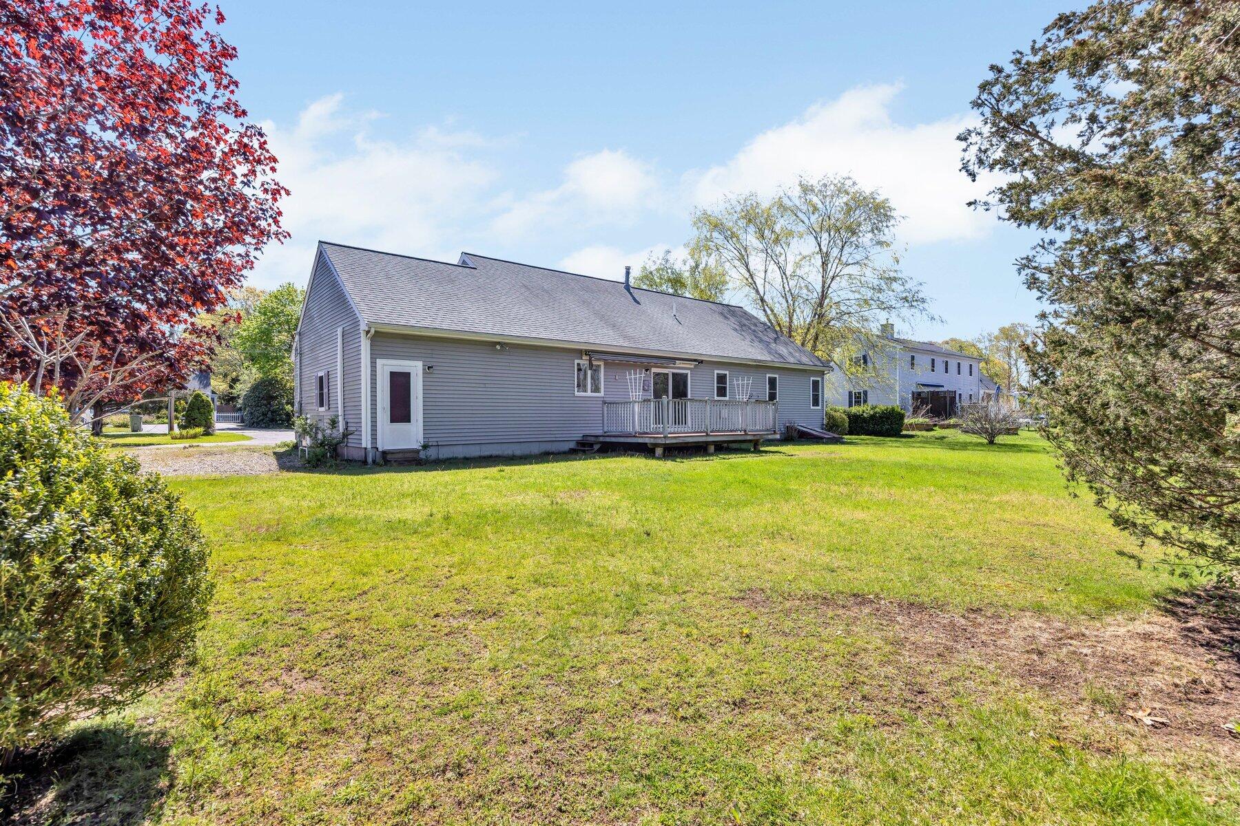 33 Thatchers Lane Falmouth MA 02536