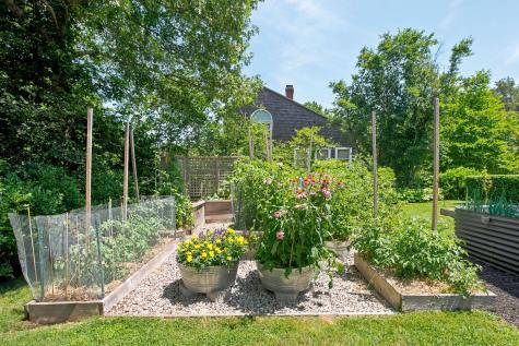 20 Bayberry Avenue MA 02657