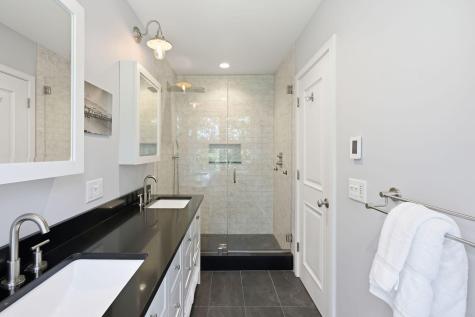 20 Bayberry Avenue MA 02657