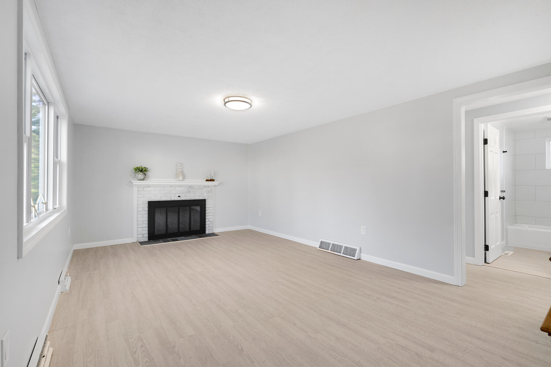 17 Fresh Pond Circle Plymouth MA 02360