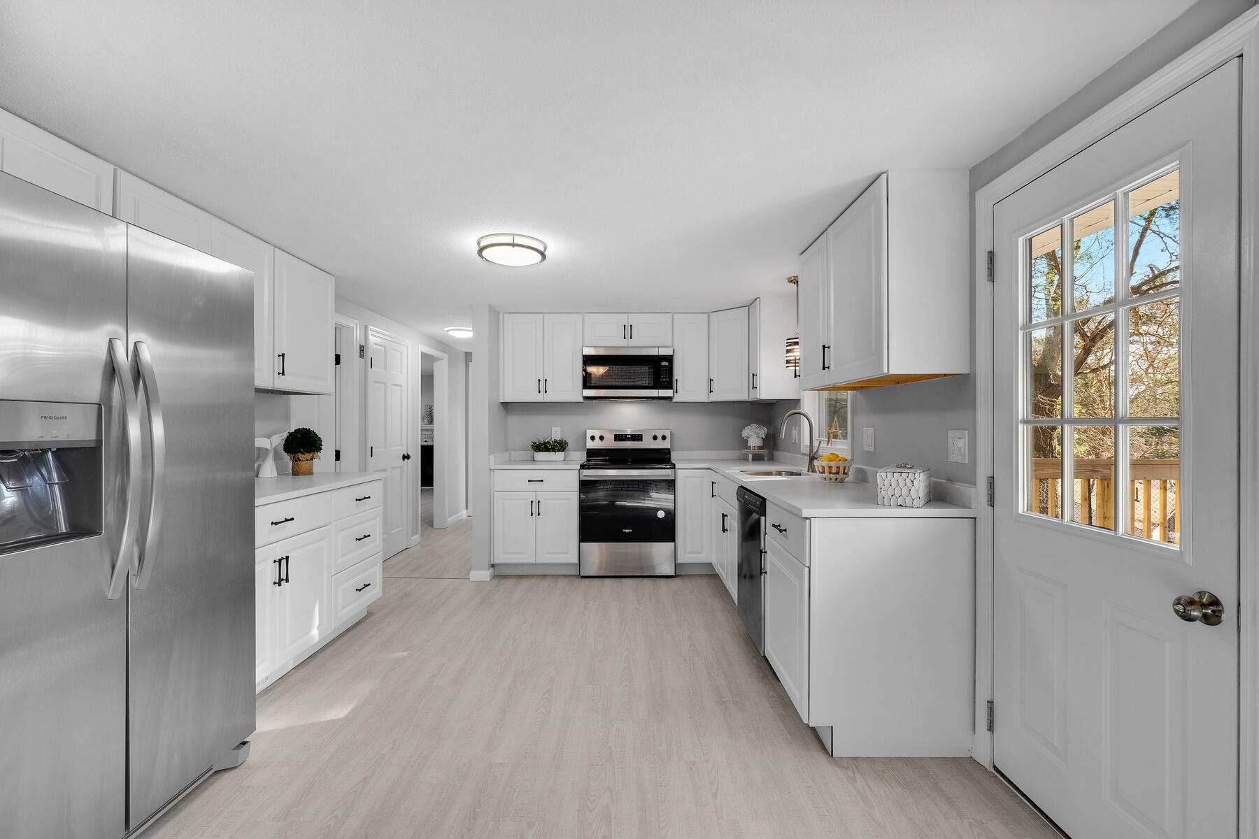 17 Fresh Pond Circle Plymouth MA 02360