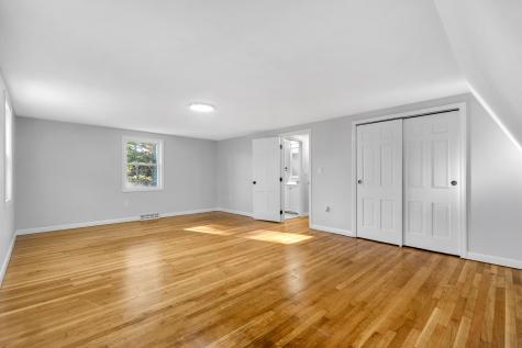 17 Fresh Pond Circle Plymouth MA 02360