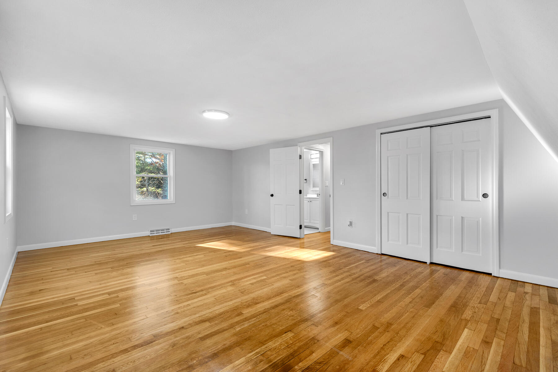 17 Fresh Pond Circle Plymouth MA 02360