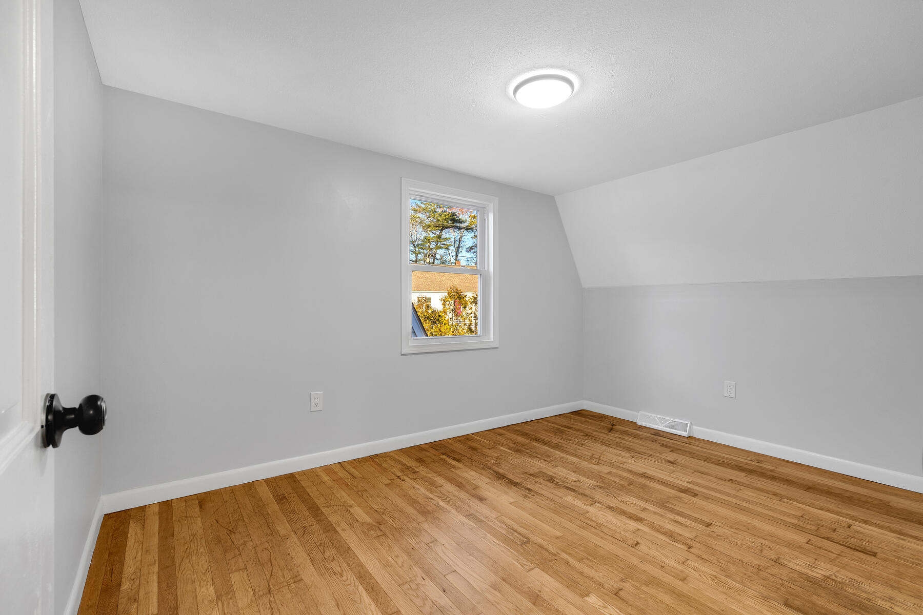 17 Fresh Pond Circle Plymouth MA 02360