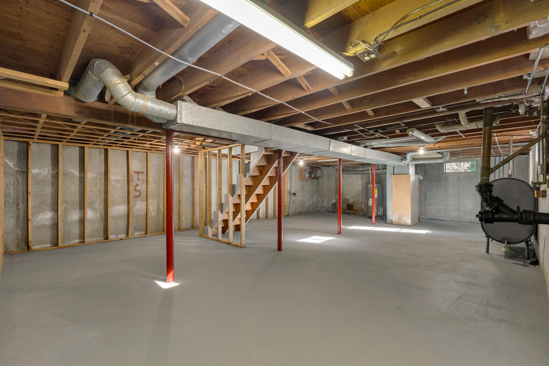 17 Fresh Pond Circle Plymouth MA 02360