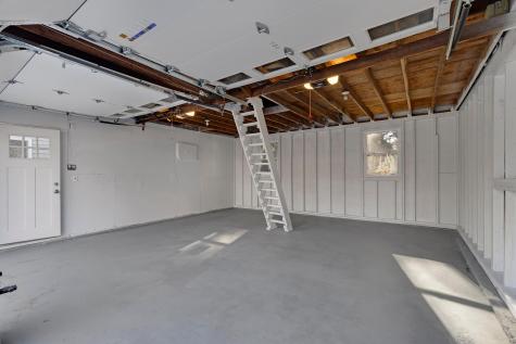 17 Fresh Pond Circle Plymouth MA 02360