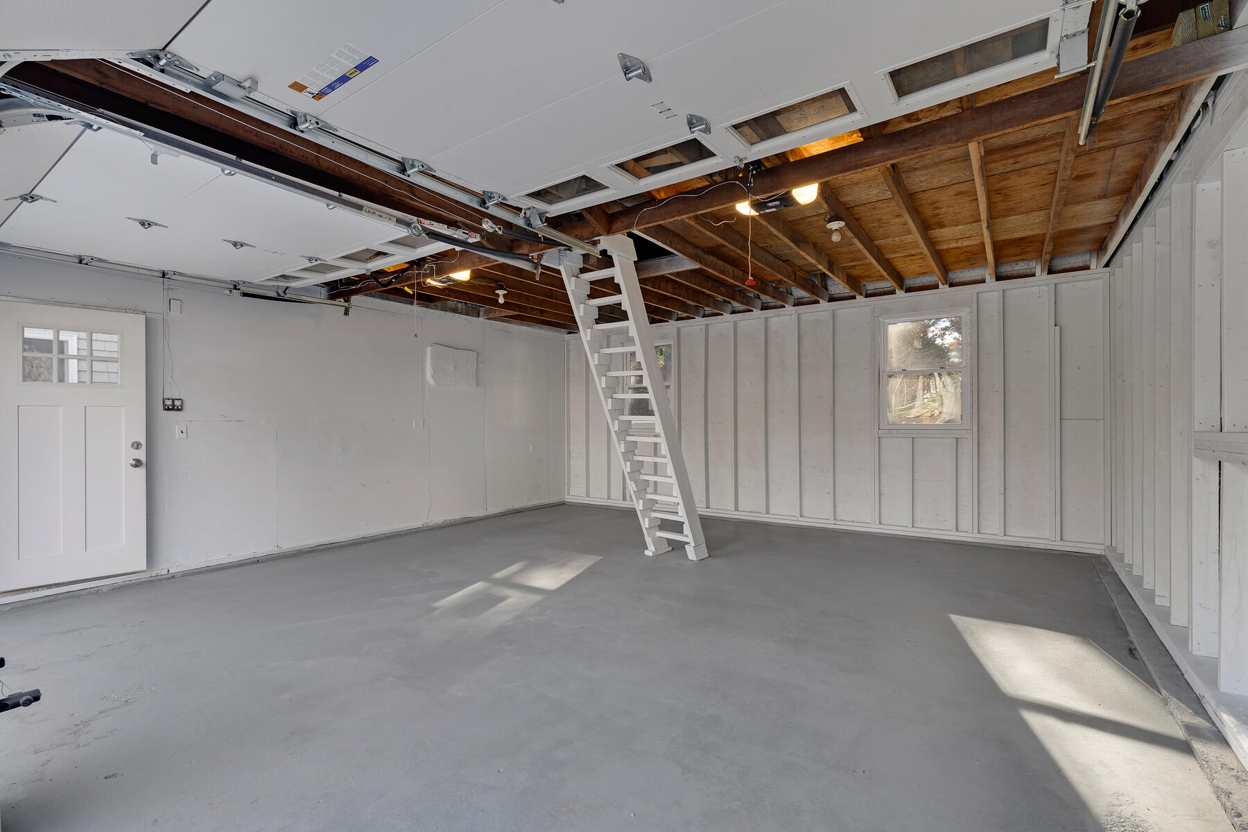 17 Fresh Pond Circle Plymouth MA 02360