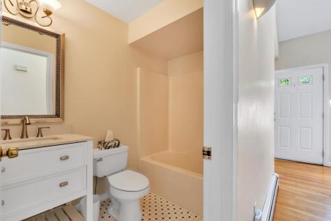 17 Greenway Circle Sandwich MA 02563