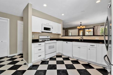 17 Greenway Circle Sandwich MA 02563