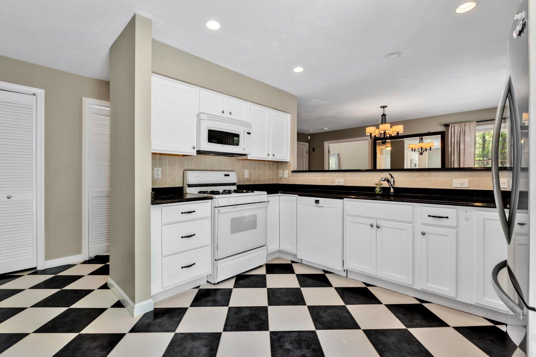 17 Greenway Circle Sandwich MA 02563