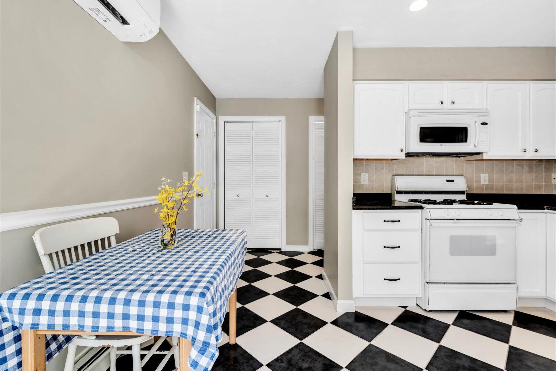 17 Greenway Circle Sandwich MA 02563