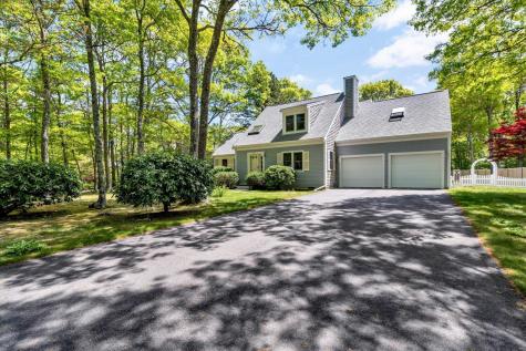 17 Greenway Circle Sandwich MA 02563