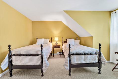 17 Greenway Circle Sandwich MA 02563