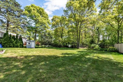 17 Greenway Circle Sandwich MA 02563