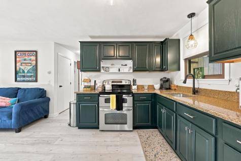 12 Avalon Drive Teaticket MA 02536