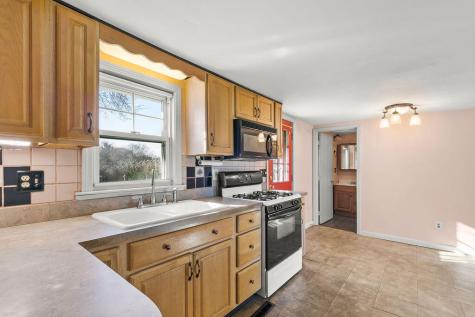 38 East Central Avenue Wareham MA 02558