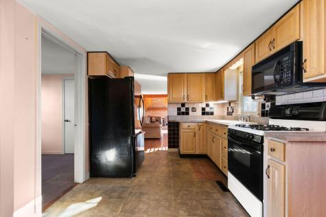 38 East Central Avenue Wareham MA 02558