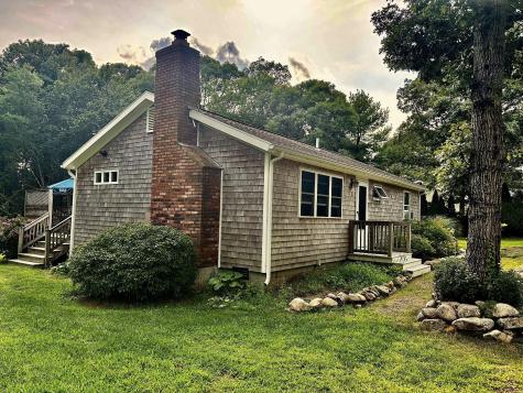 11 Stanley Street Oak Bluffs MA 02557