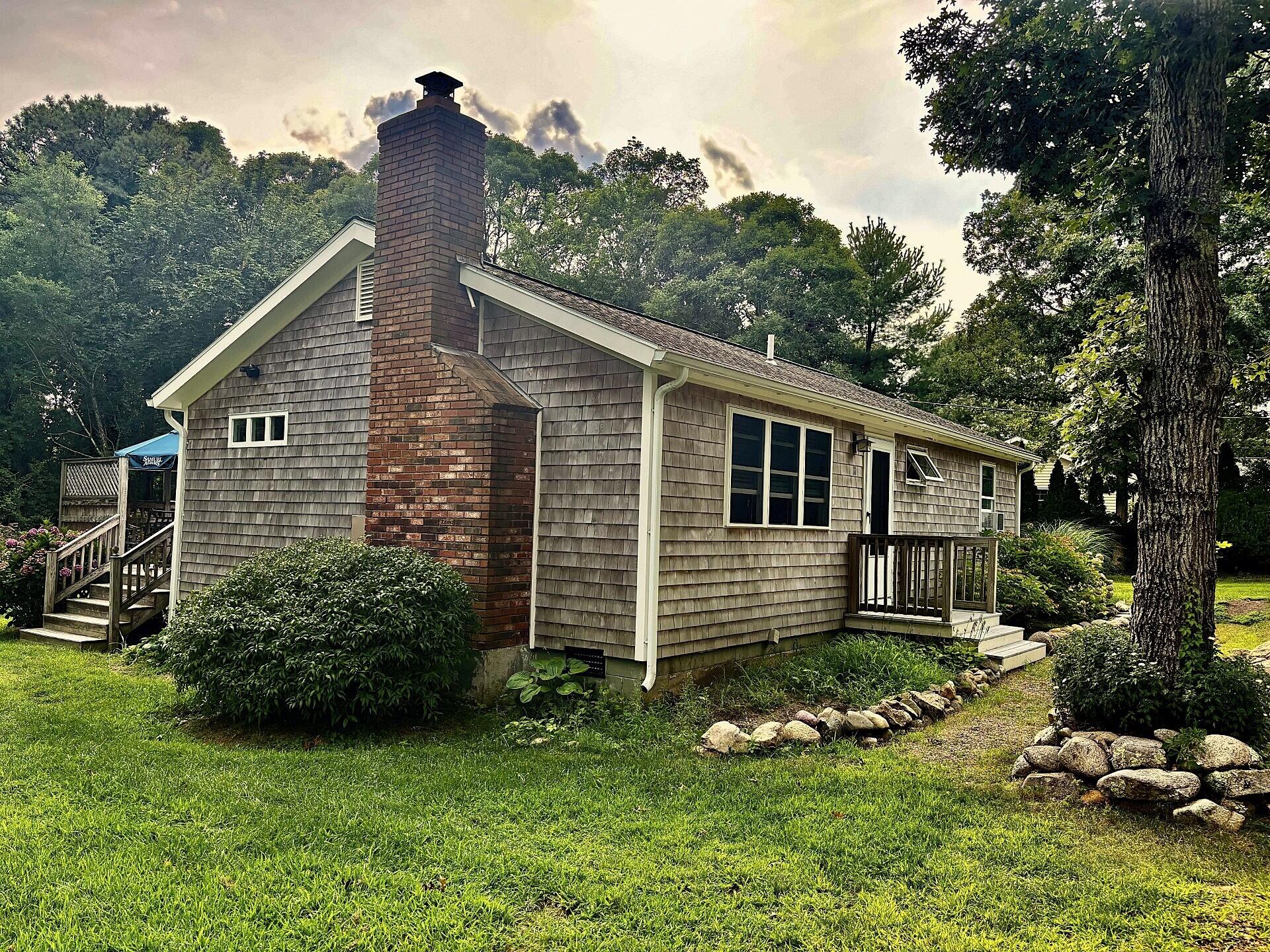 11 Stanley Street Oak Bluffs MA 02557