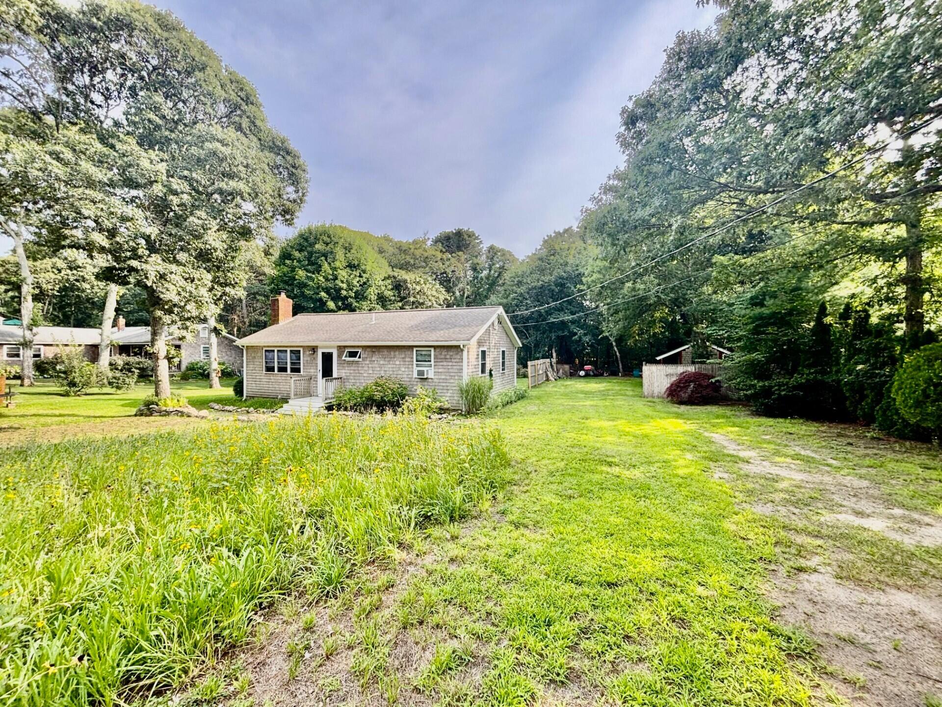 11 Stanley Street Oak Bluffs MA 02557