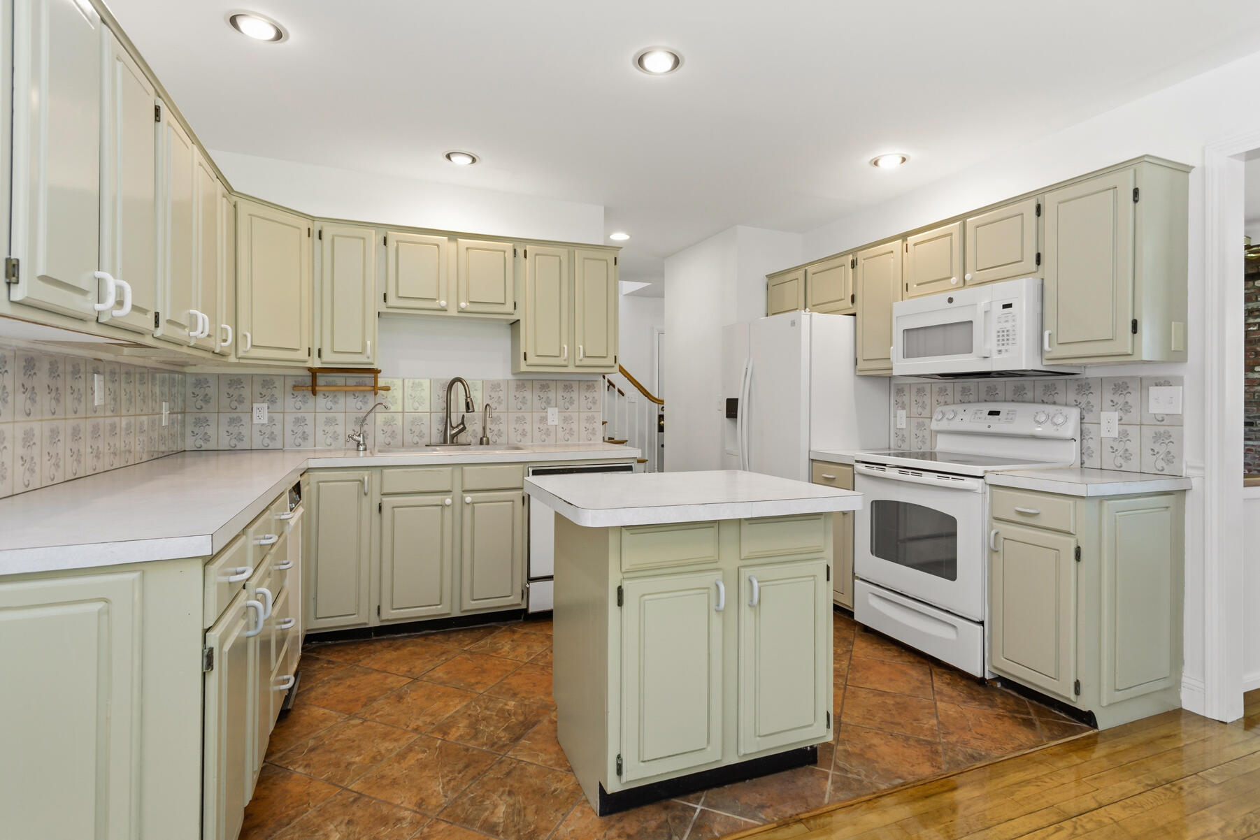 30 Rogers Road Falmouth MA 02540