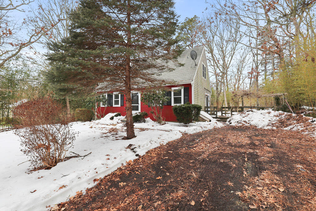11 Webquish Lane Mashpee MA 02649
