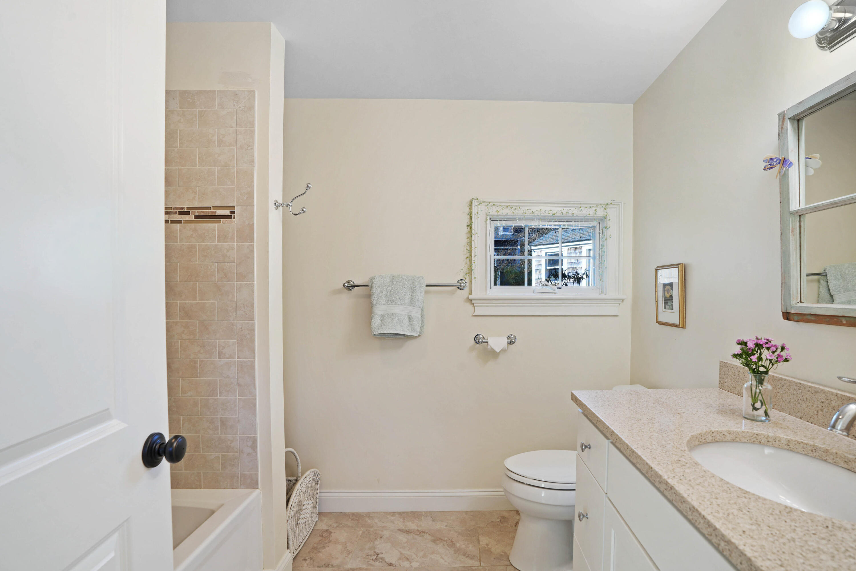 16 Frog Hollow Vineyard Haven MA 02568