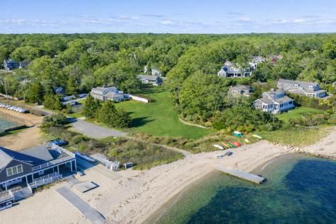 16 Frog Hollow Vineyard Haven MA 02568
