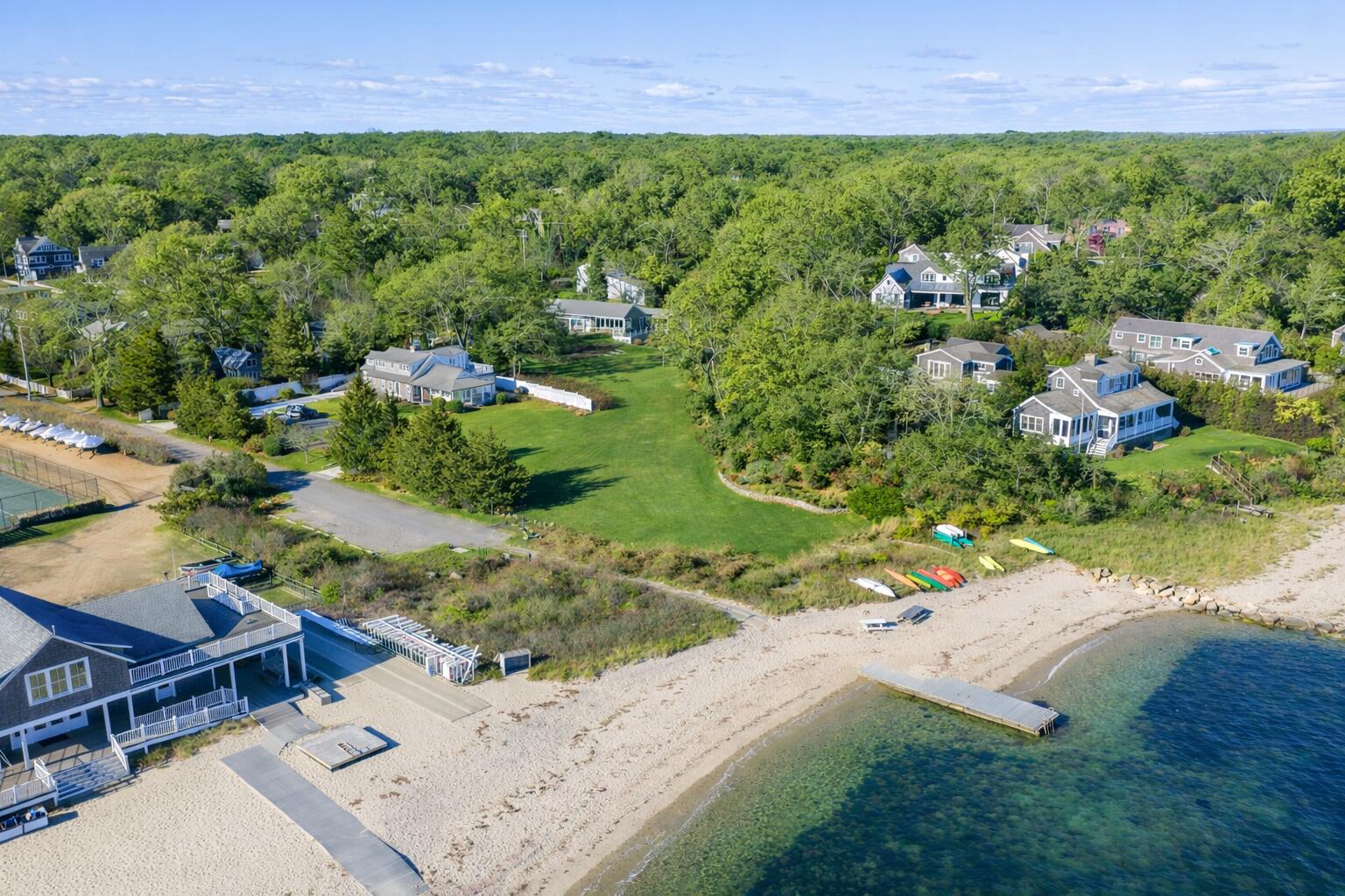 16 Frog Hollow Vineyard Haven MA 02568