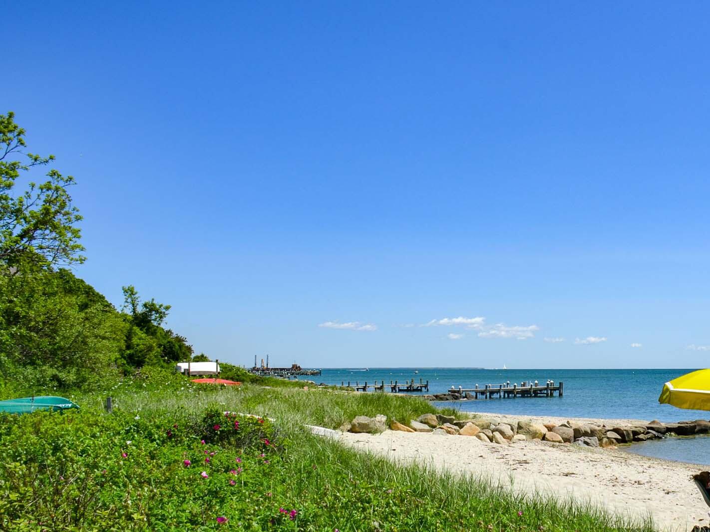 16 Frog Hollow Vineyard Haven MA 02568