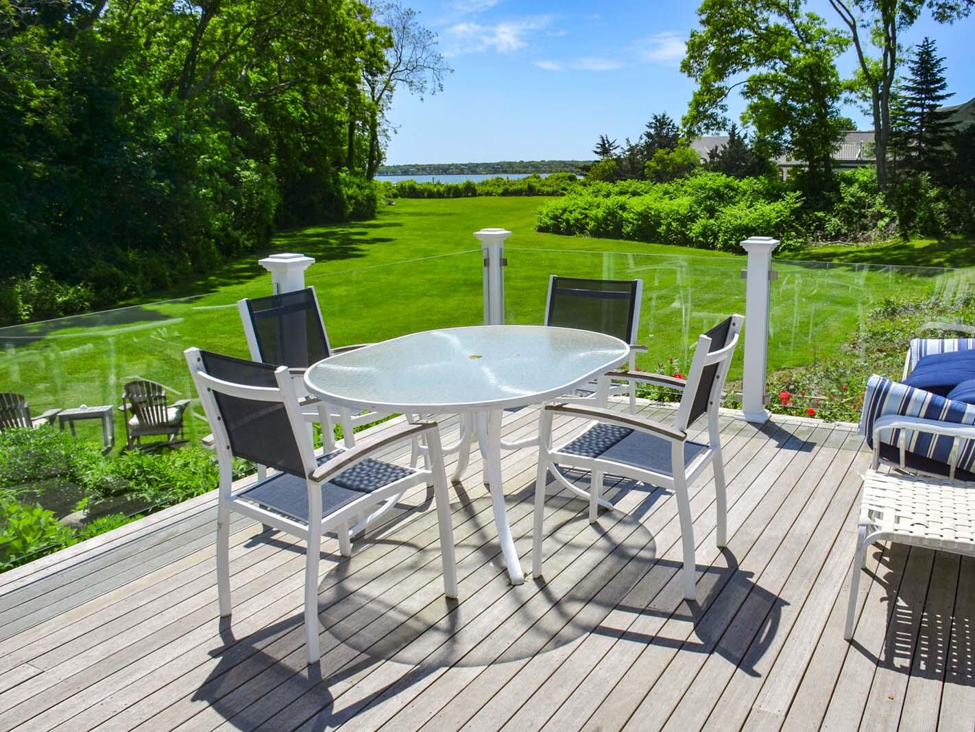 16 Frog Hollow Vineyard Haven MA 02568