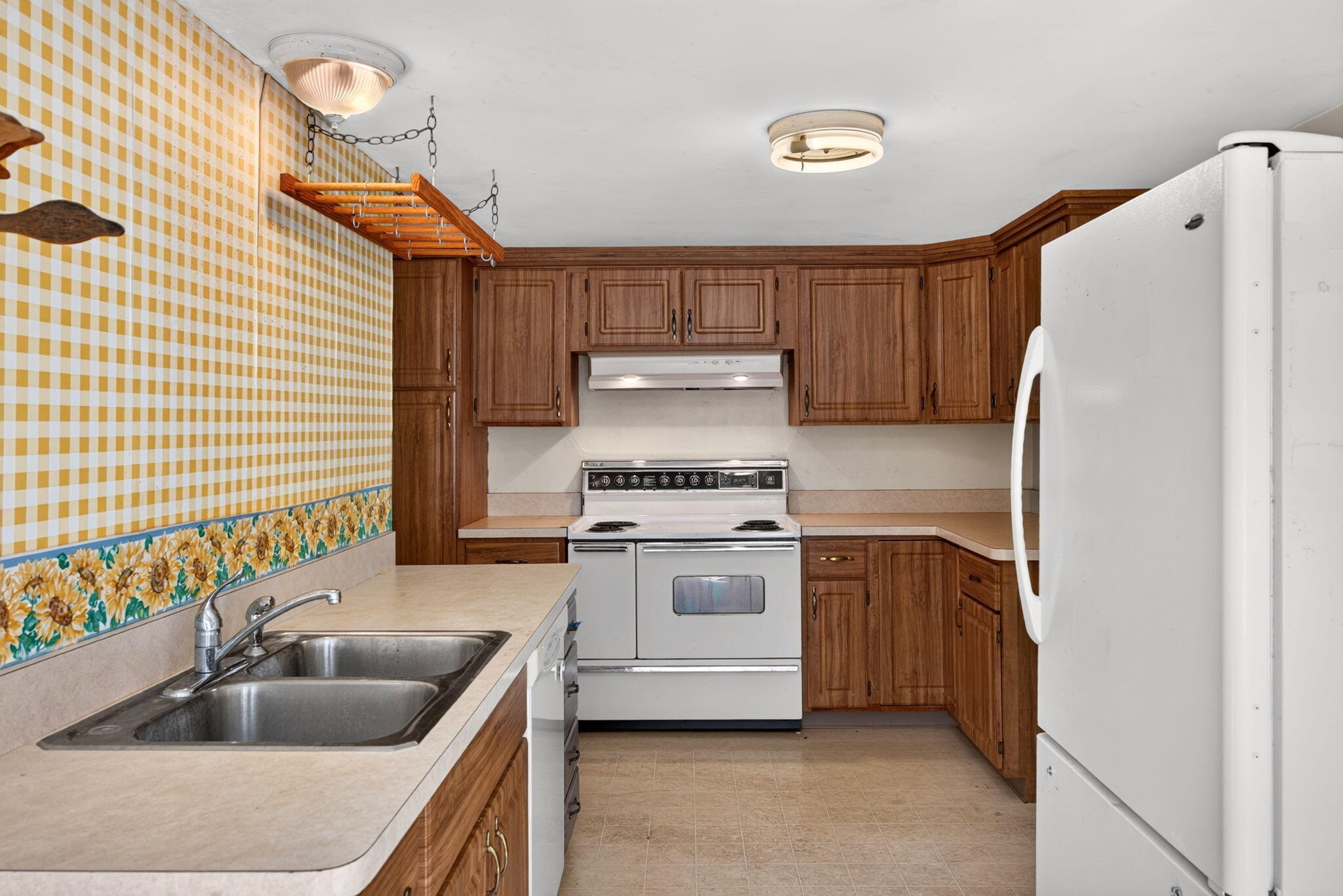 21 Old Colony Road Harwich MA 02645