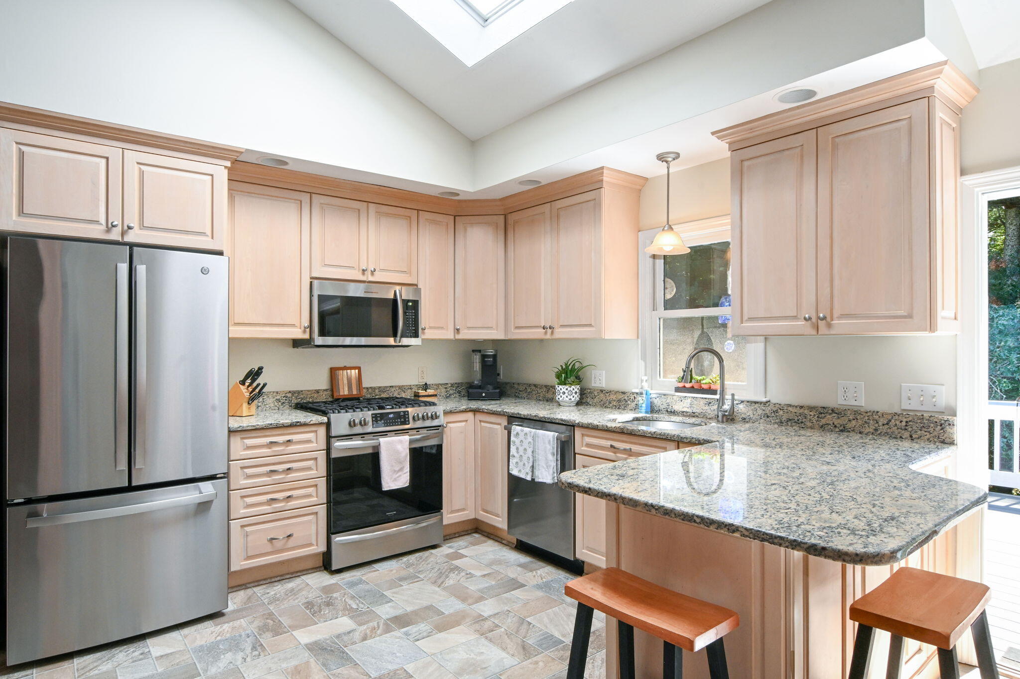 211 James Circle Mashpee MA 02649