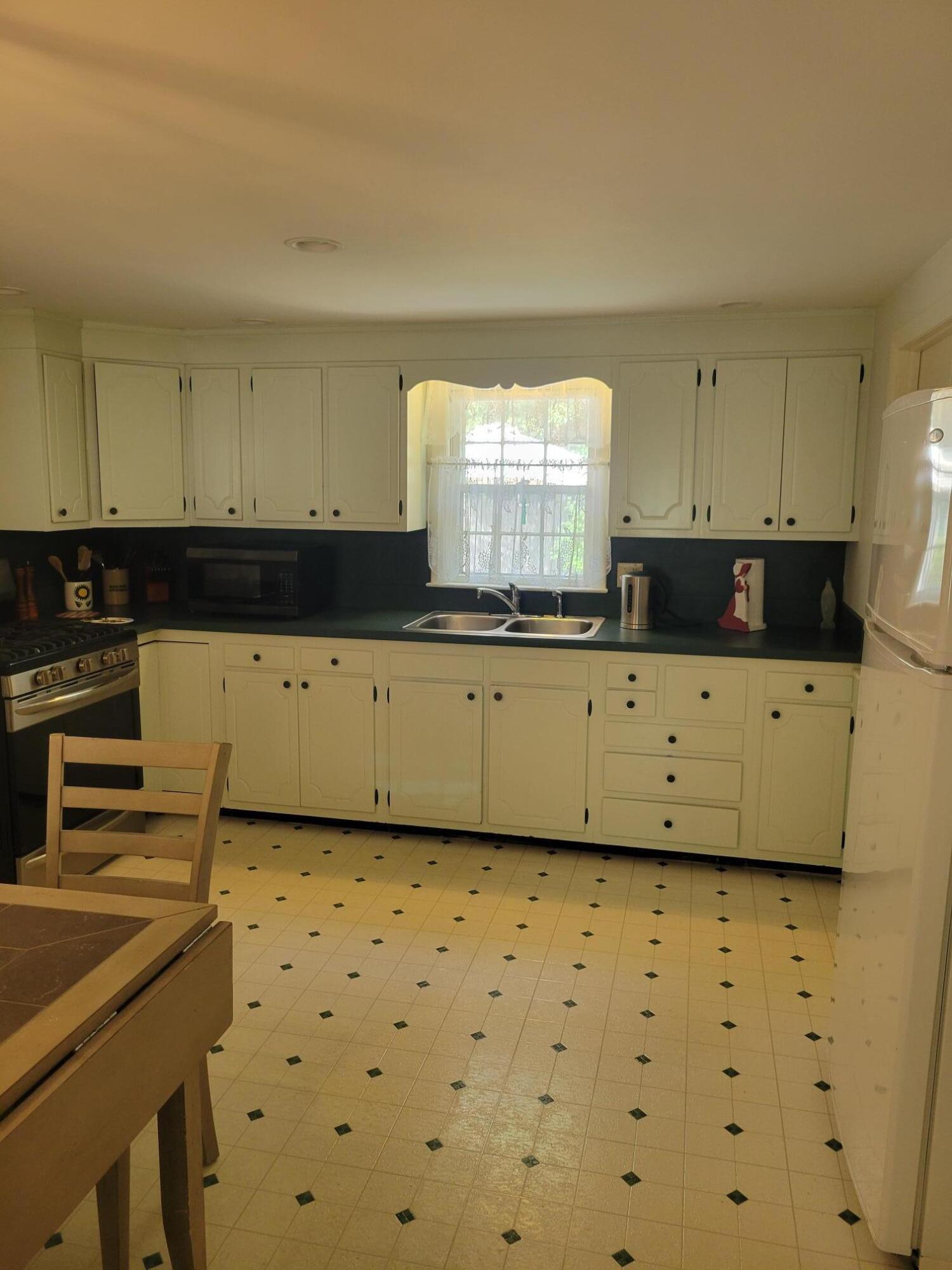 39 Phyllis Drive South Yarmouth MA 02664