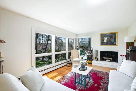 33 Lorraine Road Falmouth MA 02536