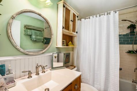 33 Lorraine Road Falmouth MA 02536