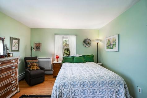 33 Lorraine Road Falmouth MA 02536