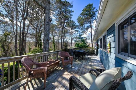 33 Lorraine Road Falmouth MA 02536