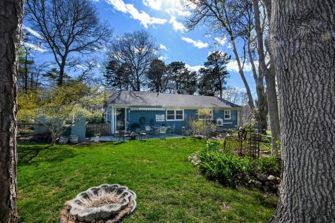 33 Lorraine Road Falmouth MA 02536