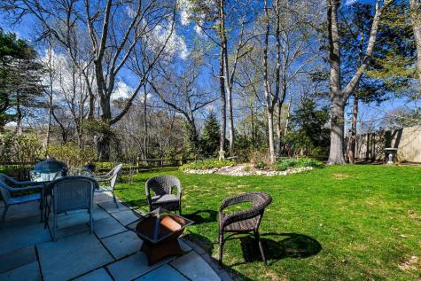 33 Lorraine Road Falmouth MA 02536